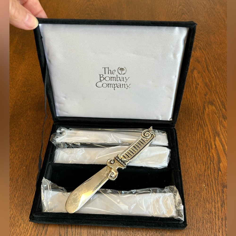 Set 4 Bombay Co. Godinger Knife Spreaders/Renaissance Cheese Charcuterie & box